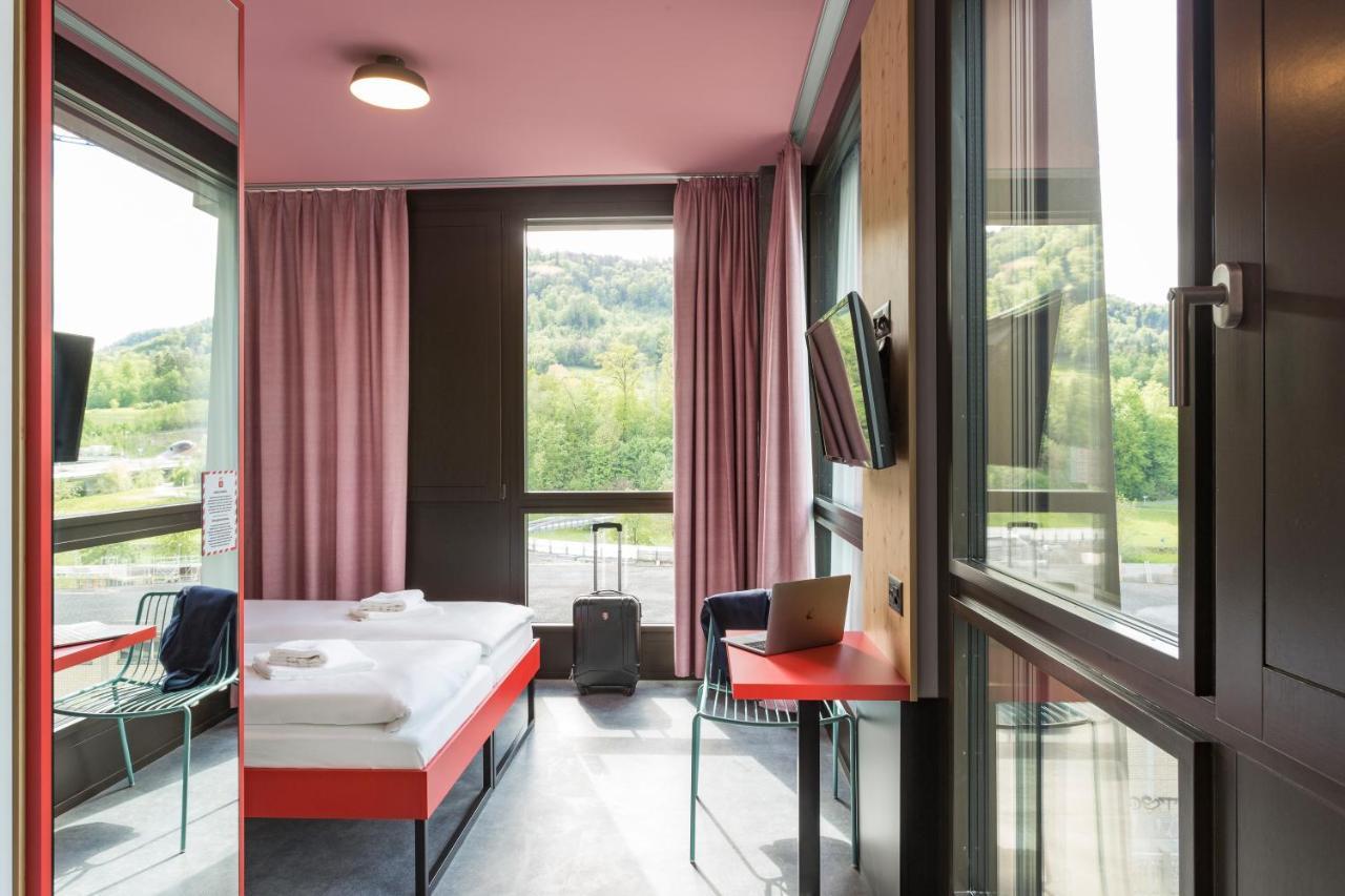 Meininger Hotel Zuerich Greencity ภายนอก รูปภาพ