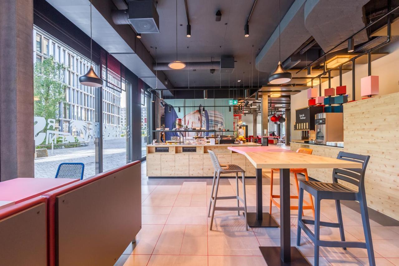 Meininger Hotel Zuerich Greencity ภายนอก รูปภาพ