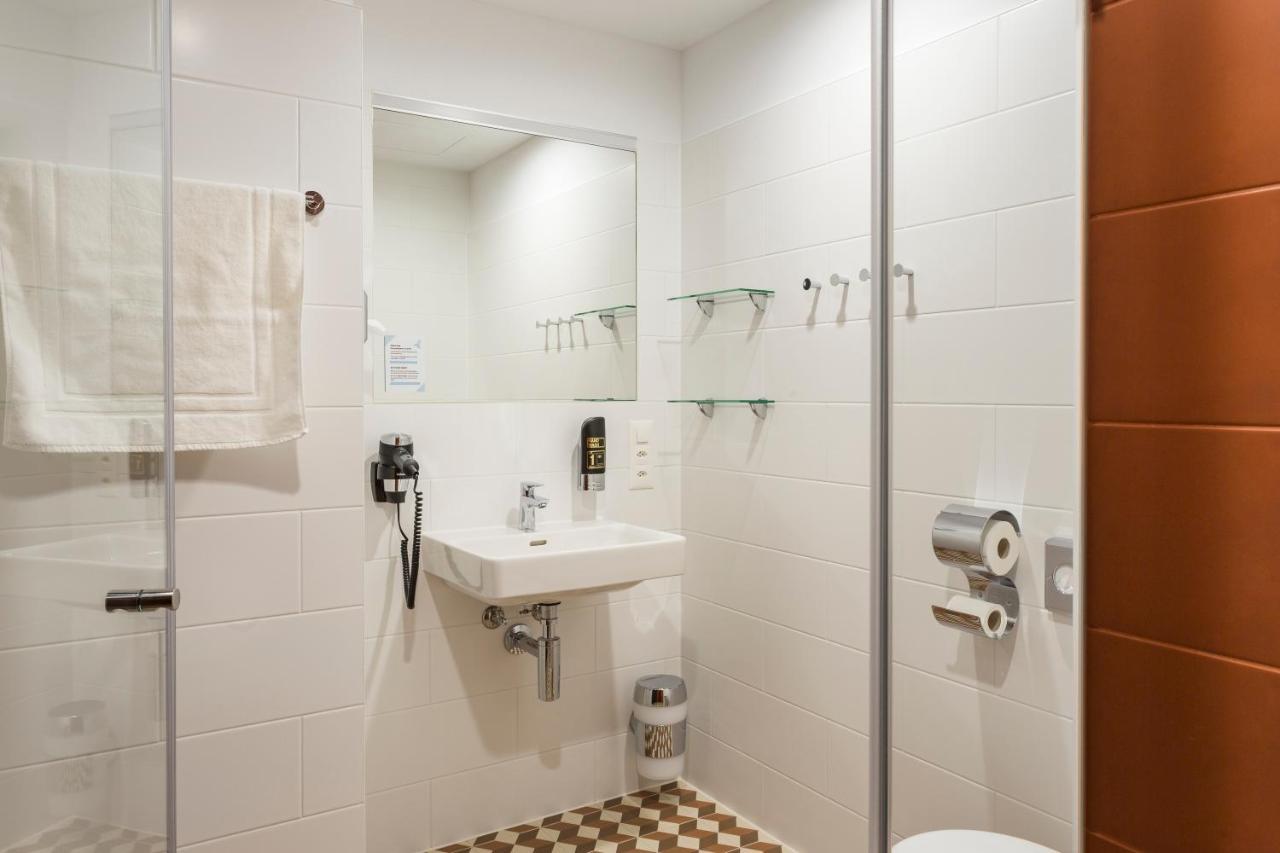 Meininger Hotel Zuerich Greencity ภายนอก รูปภาพ