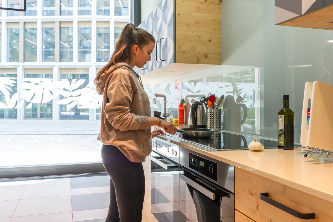 Meininger Hotel Zuerich Greencity ภายนอก รูปภาพ